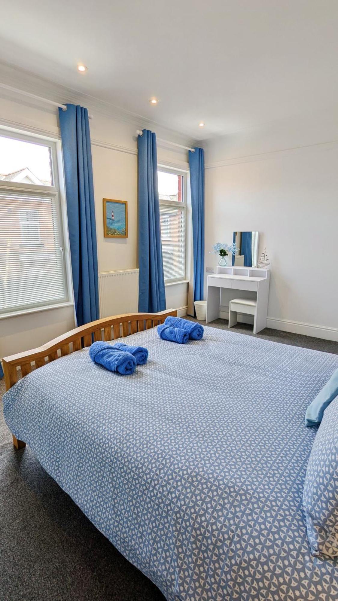 Villa Sea Breeze House Scarborough Esterno foto